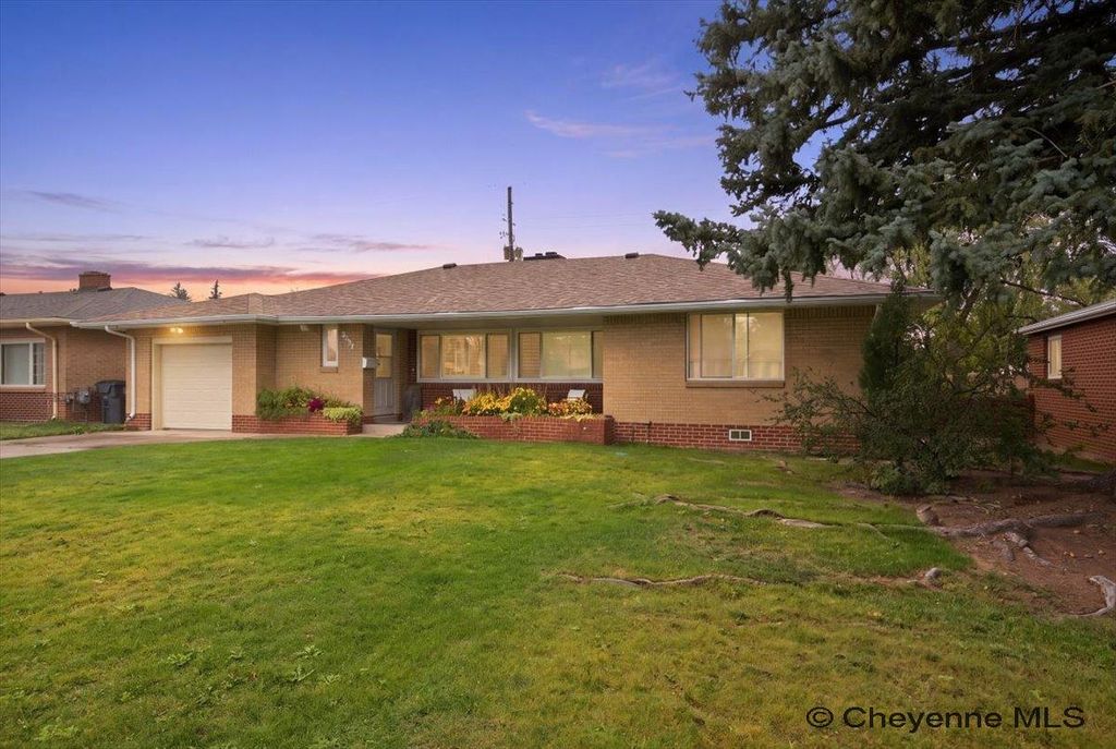 2732 DEMING BLVD, Cheyenne, WY 82001