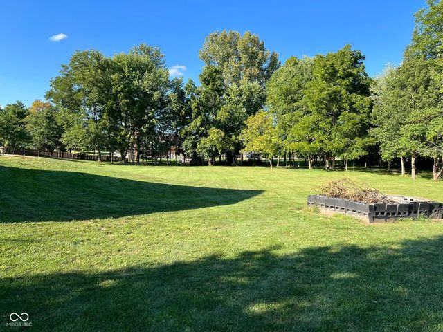 7920 Amsterdam Court, Avon, IN 46123