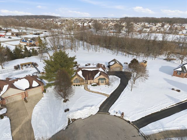 7920 Amsterdam Court, Avon, IN 46123