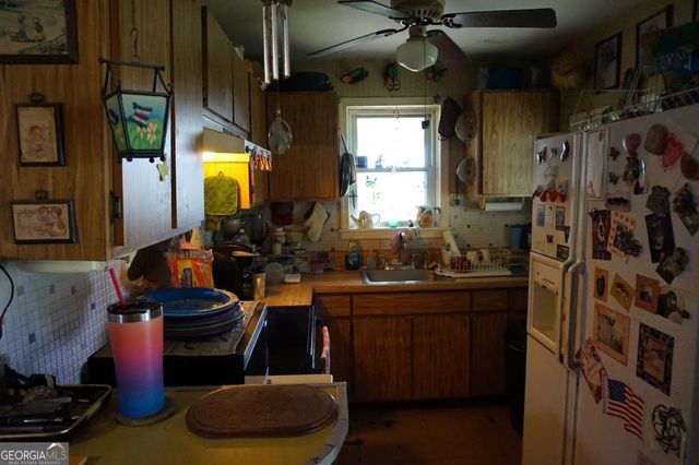 829 Warren Drive, Forest Park, GA 30297