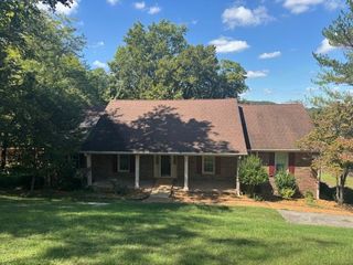304 Stoneybrook Rd, Columbia, TN 38401