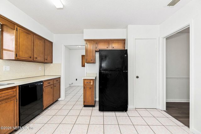 1835 TOWNSEND Boulevard, Jacksonville, FL 32211