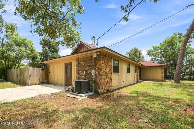1835 TOWNSEND Boulevard, Jacksonville, FL 32211