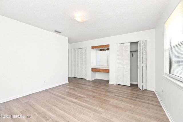 1835 TOWNSEND Boulevard, Jacksonville, FL 32211
