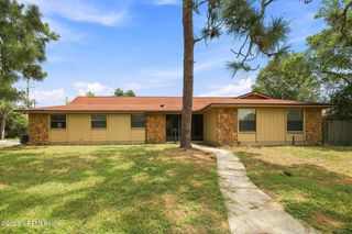 1835 TOWNSEND Boulevard, Jacksonville, FL 32211