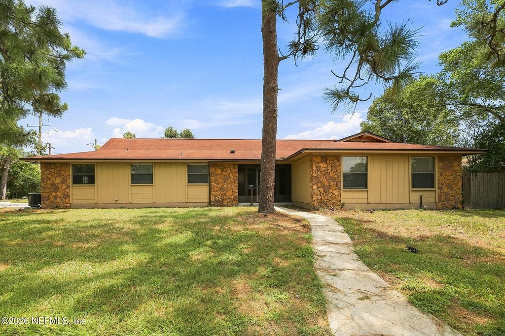 1835 TOWNSEND Boulevard, Jacksonville, FL 32211