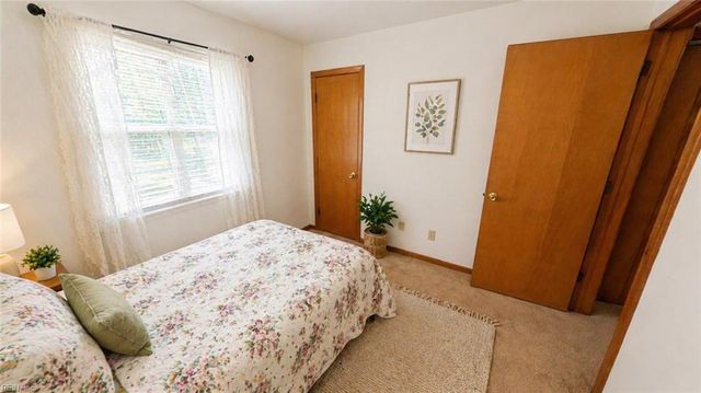 8 Winnard RD, Hampton, VA 23669