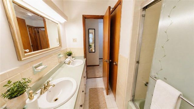 8 Winnard RD, Hampton, VA 23669