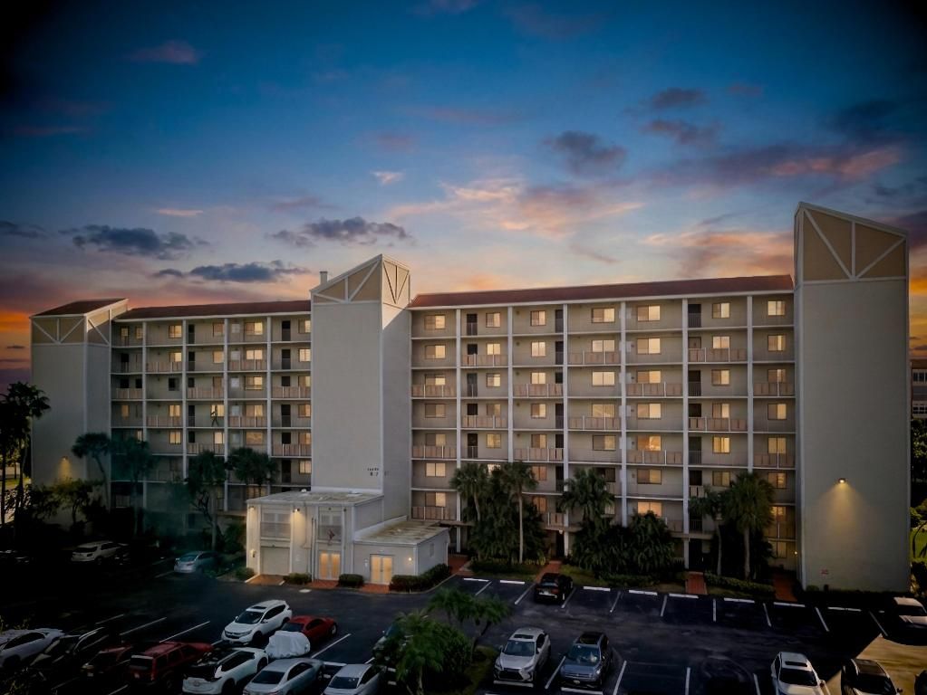 14475 N Strathmore Lane 308, Delray Beach, FL 33446