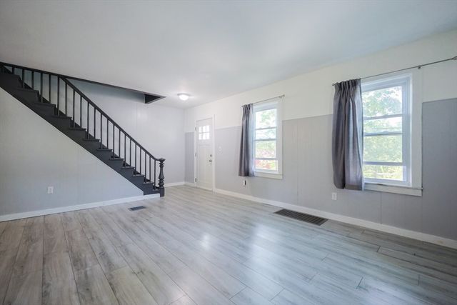 85 West Main Street, Groton, MA 01450