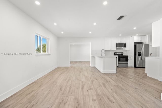 7971 NW 3rd Pl, Margate, FL 33063