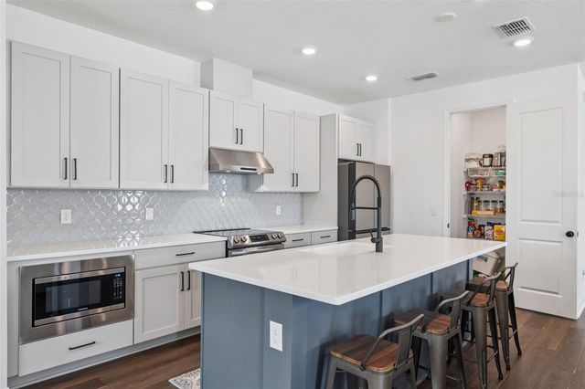 2258 LOST HORIZON WAY, Minneola, FL 34715