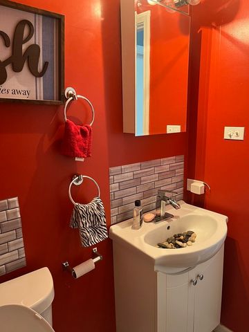 18650 Golfview Drive, Hazel Crest, IL 60429