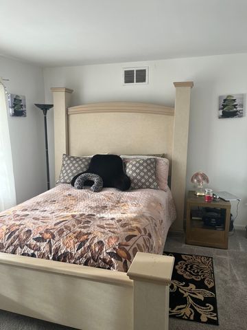 18650 Golfview Drive, Hazel Crest, IL 60429