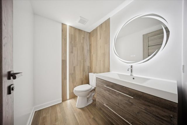 567 Cress Creek Lane, Crystal Lake, IL 60014