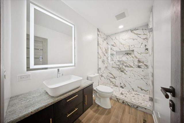 567 Cress Creek Lane, Crystal Lake, IL 60014