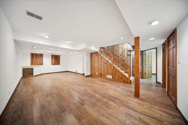 567 Cress Creek Lane, Crystal Lake, IL 60014