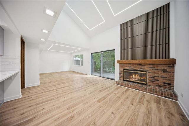 567 Cress Creek Lane, Crystal Lake, IL 60014