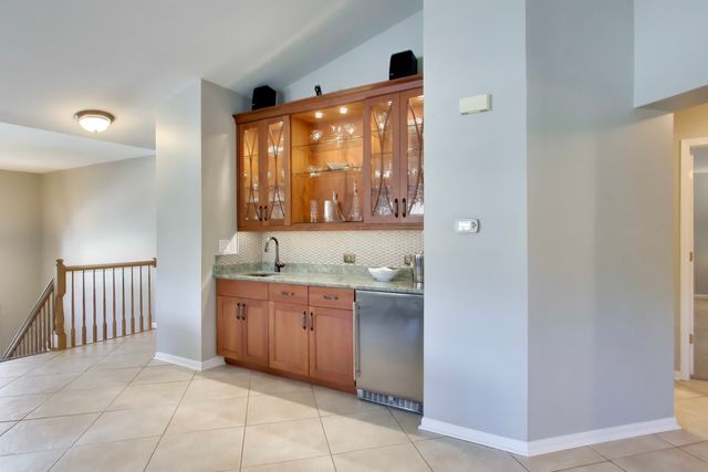 577 Harvey Lake Drive, Vernon Hills, IL 60061
