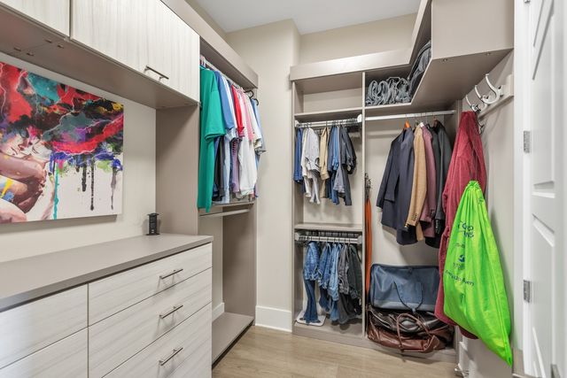 20 Rutledge St Apt 504, Nashville, TN 37210