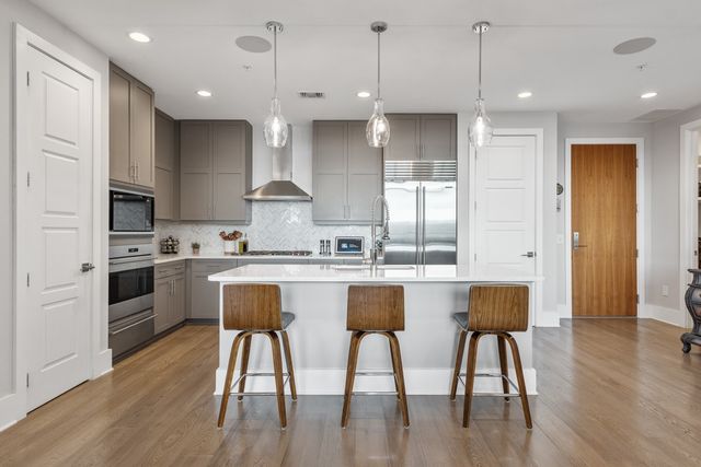 20 Rutledge St Apt 504, Nashville, TN 37210