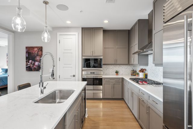 20 Rutledge St Apt 504, Nashville, TN 37210