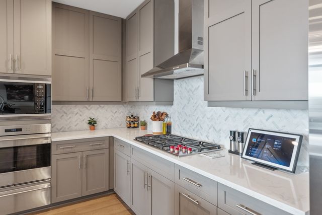 20 Rutledge St Apt 504, Nashville, TN 37210