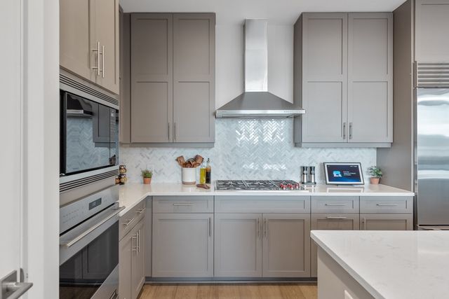 20 Rutledge St Apt 504, Nashville, TN 37210