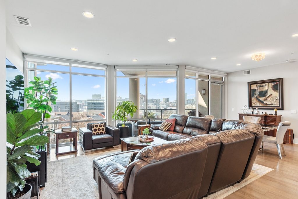 20 Rutledge St Apt 504, Nashville, TN 37210