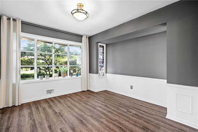 211 W 110TH Street, Kansas City, MO 64114