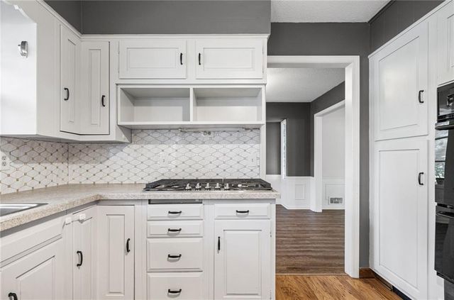 211 W 110TH Street, Kansas City, MO 64114
