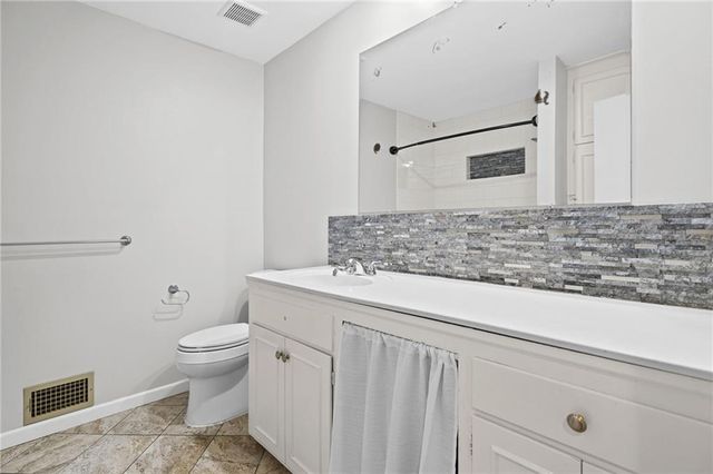 211 W 110TH Street, Kansas City, MO 64114
