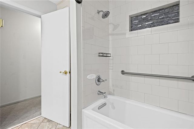 211 W 110TH Street, Kansas City, MO 64114