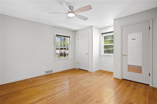 211 W 110TH Street, Kansas City, MO 64114