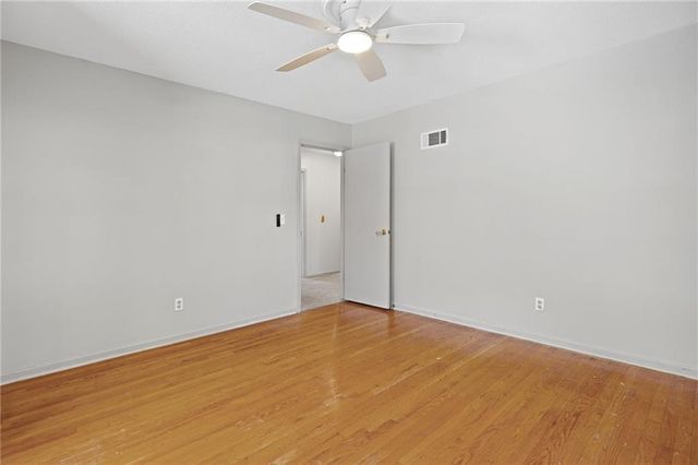 211 W 110TH Street, Kansas City, MO 64114