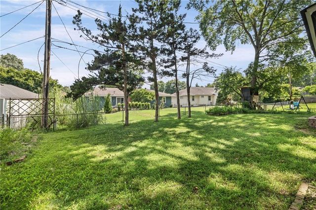 211 W 110TH Street, Kansas City, MO 64114