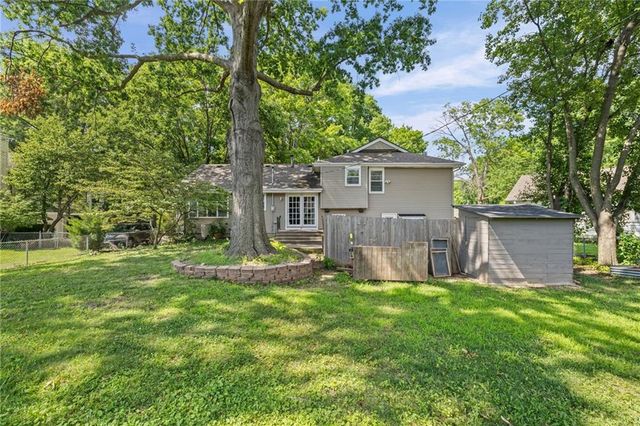 211 W 110TH Street, Kansas City, MO 64114