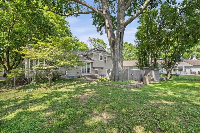 211 W 110TH Street, Kansas City, MO 64114