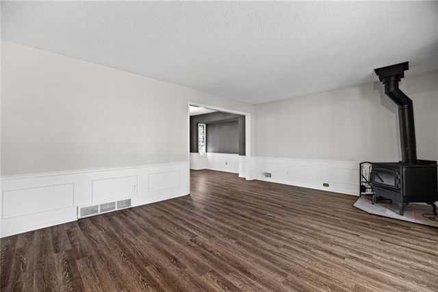 211 W 110TH Street, Kansas City, MO 64114