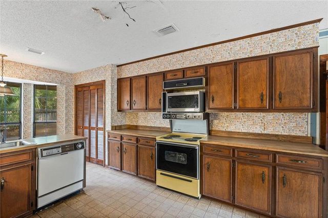 306 Bay Hill Drive, Daphne, AL 36526