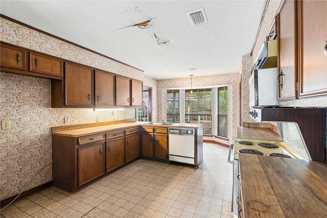 306 Bay Hill Drive, Daphne, AL 36526