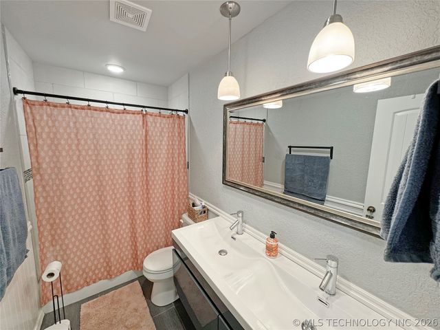 13406 S 125th Place E, Broken Arrow, OK 74011