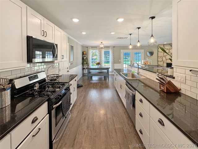 13406 S 125th Place E, Broken Arrow, OK 74011