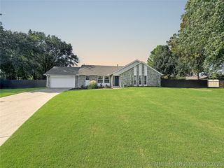 13406 S 125th Place E, Broken Arrow, OK 74011