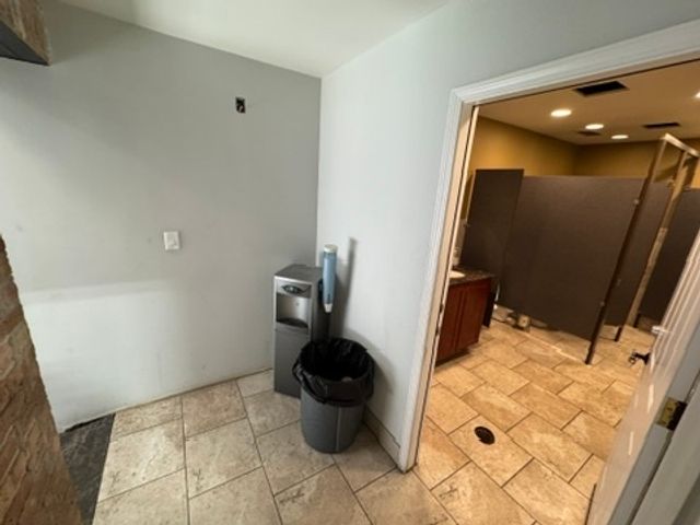 4150 N Kedzie Avenue, Chicago, IL 60618