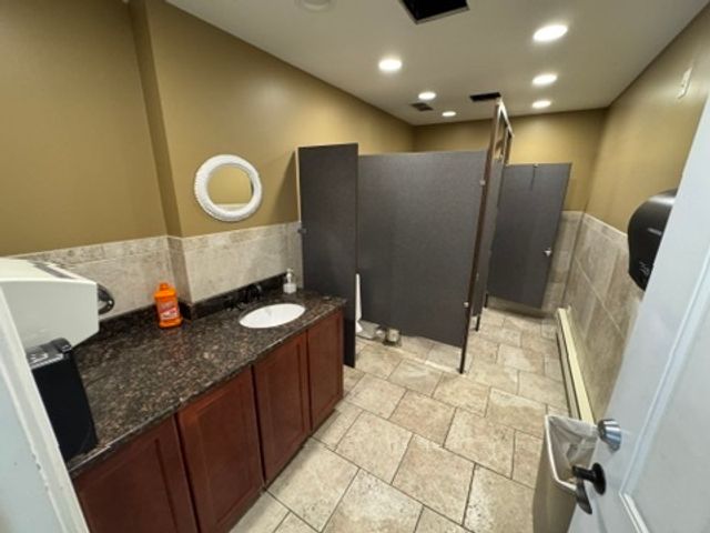 4150 N Kedzie Avenue, Chicago, IL 60618