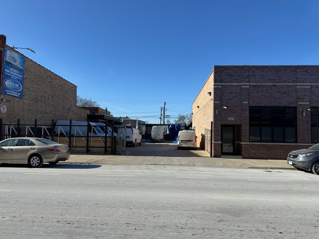 4150 N Kedzie Avenue, Chicago, IL 60618