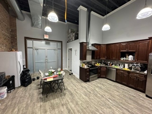 4150 N Kedzie Avenue, Chicago, IL 60618