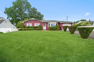 86 Cirrus Road, Holbrook, NY 11741