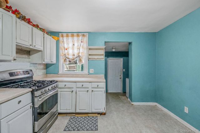 21 S Summit Avenue, Patchogue, NY 11772